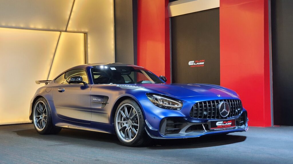 2019-Mercedes-Benz-GT-R-Pro-BLUE-8683-3